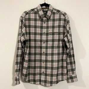 Cabela’s Men's Button Front Shirt Medium Green Plaid Flannel 100% Cotton Causal